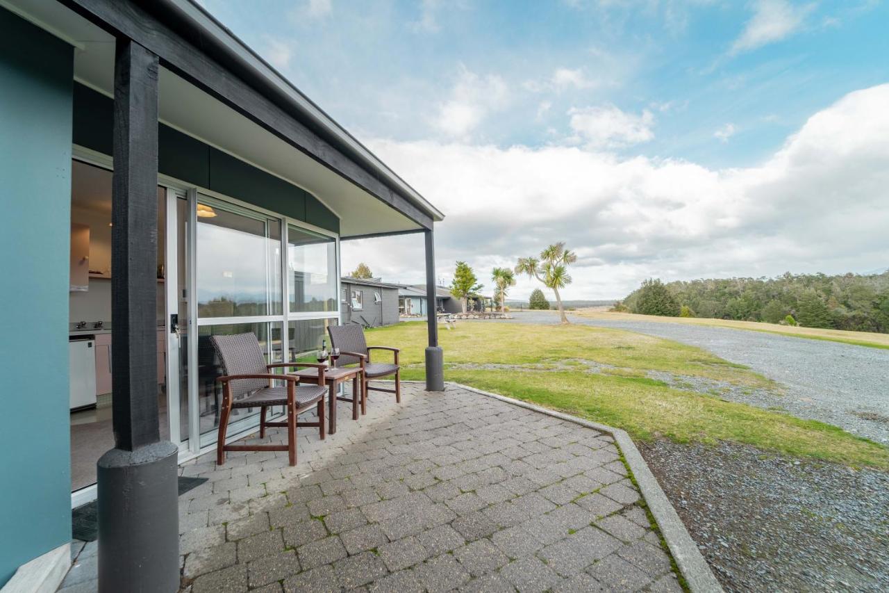 Fiordland National Park Lodge Te Anau Downs Bagian luar foto