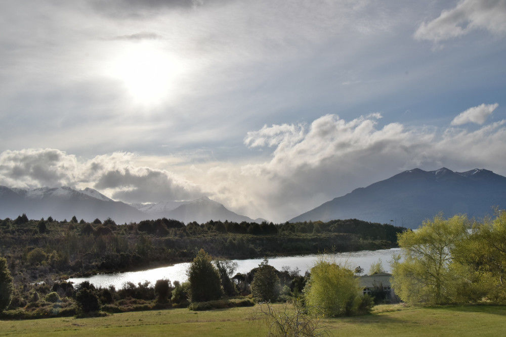 Fiordland National Park Lodge Te Anau Downs Bagian luar foto