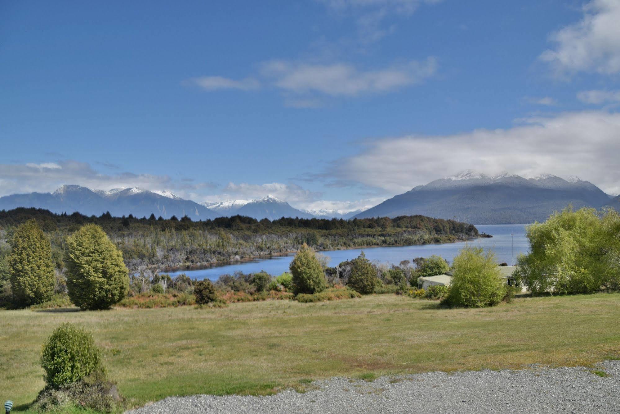 Fiordland National Park Lodge Te Anau Downs Bagian luar foto